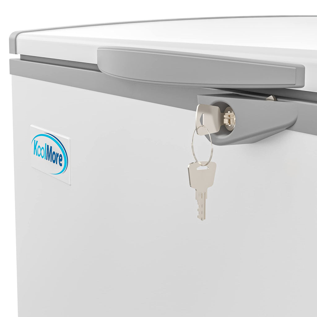 White Chest Freezer O2902