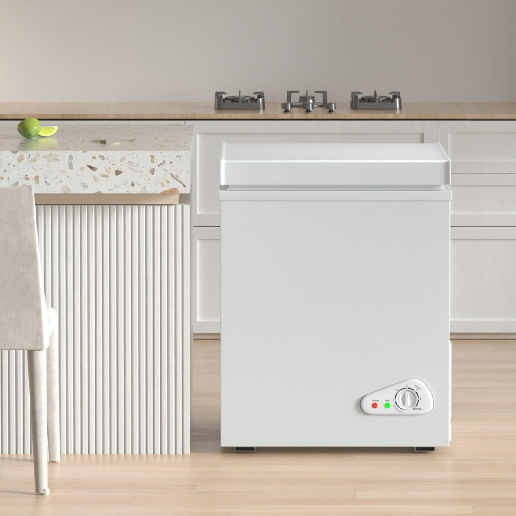 5.0 Cubic Feet White Chest Freezer U757